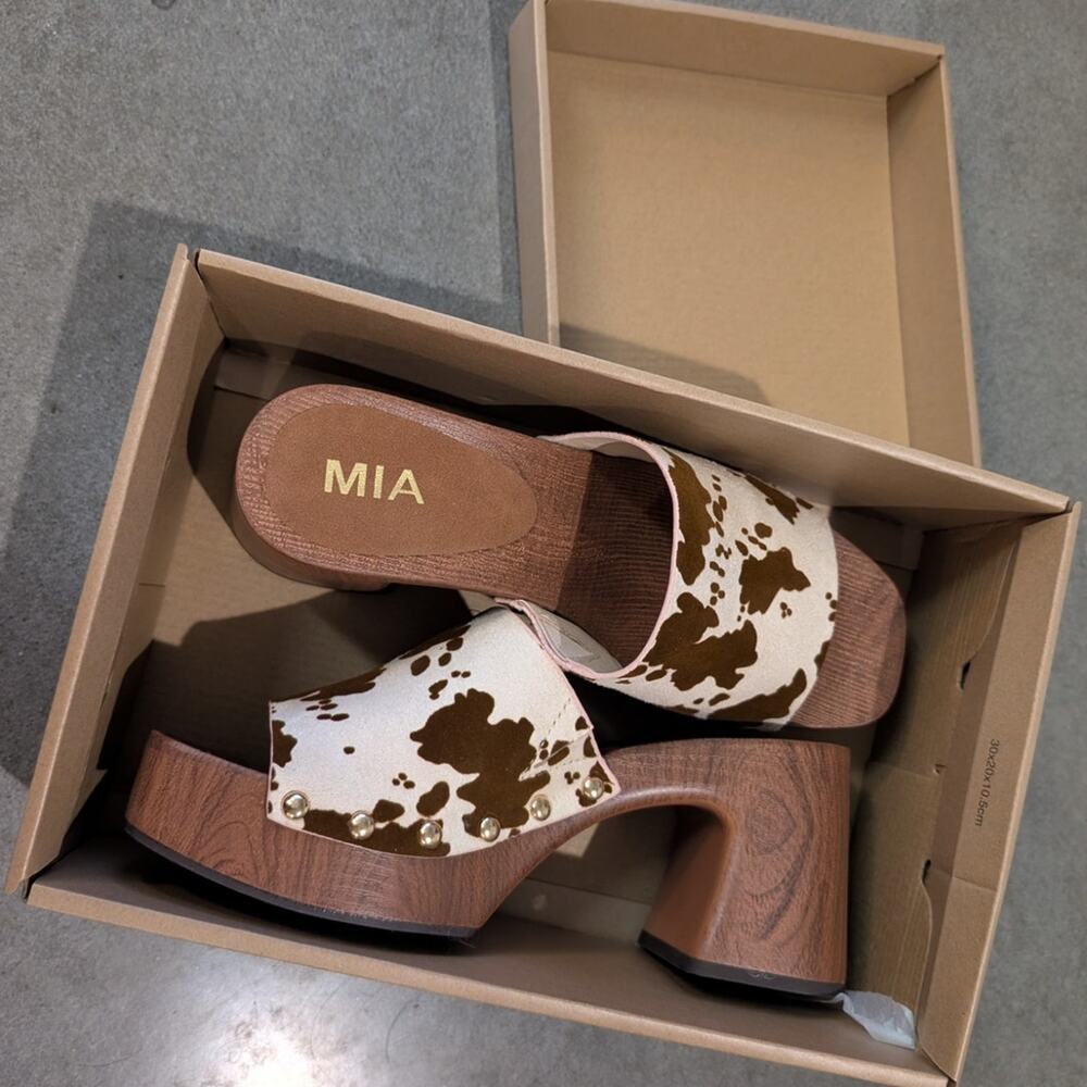 MIA Heeled Sandal Cow Print Size 9 Studded Wooden Heel Retro 70s Summer Chunky - Picture 2 of 11